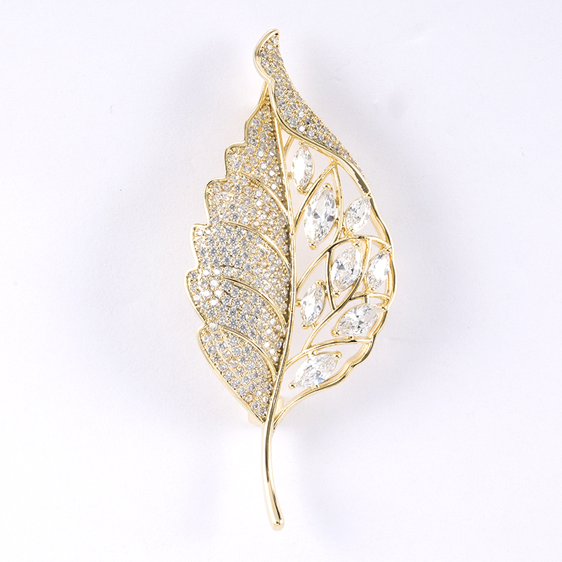 Golden Leaf Brooch $5.5-6.0